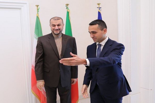 Iran, Italy call for bolstering mutual ties