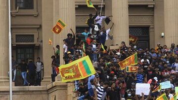 اعلام وضعیت اضطراری در سریلانکا؛ اعتراض‌ها ادامه دارد
