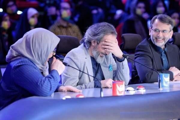 کارن همایونفر: کمتر از ۲۴ ساعت حضورم در «عصر جدید» قطعی شد/ داور فوتبال نیستم که دقیقه ۹۰ بخواهم پنالتی بگیرم یا نگیرم