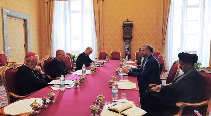 Иран и Ватикан обсудили пути политического урегулирования кризисов
