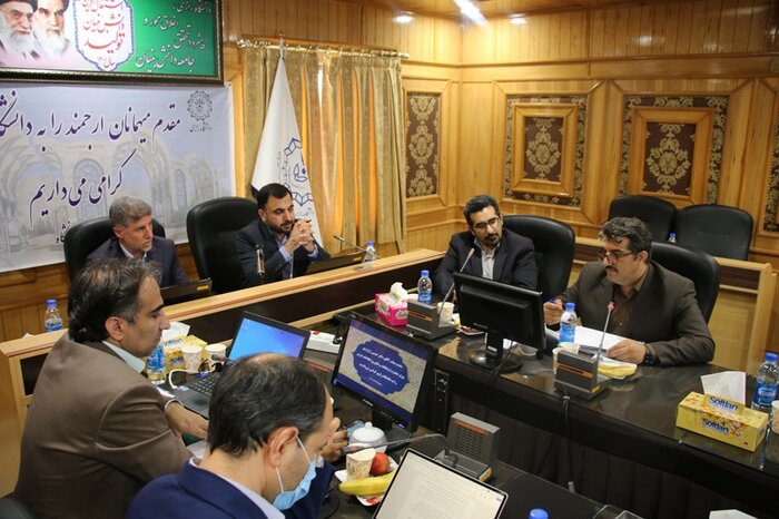 ۸۰ درصد کسب و کارها تا پایان دولت سیزدهم زیرپوشش فیبرنوری قرار خواهد گرفت