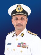 El comandante de la Armada de Omán viaja a Irán