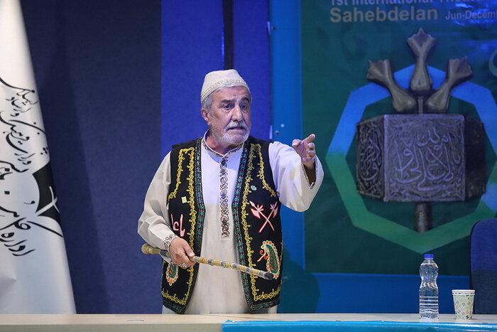 نقال پیشکسوت: بنیه دینی جامعه با روایتهای مستند تاریخی تقویت میشود