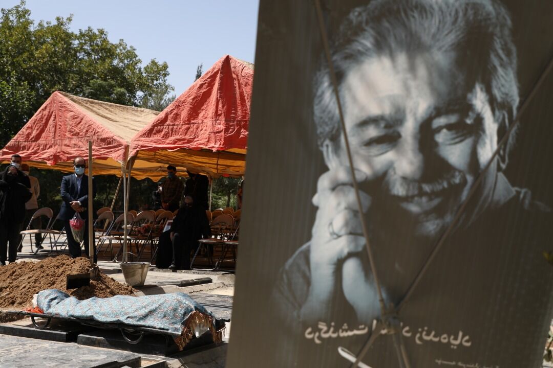 اسماعیل شنگله در همسایگی حمید سمندریان آرمید اسماعیل شنگله در همسایگی حمید سمندریان آرمید