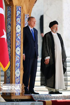 La cérémonie d'accueil officielle du président turc Erdoğan à Téhéran