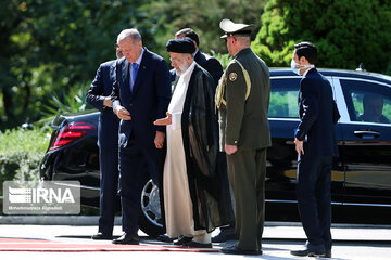La cérémonie d'accueil officielle du président turc Erdoğan à Téhéran