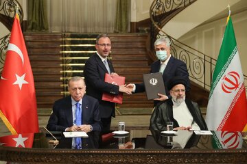L'Iran et la Turquie ont signé huit documents de coopération et protocoles d'accord
