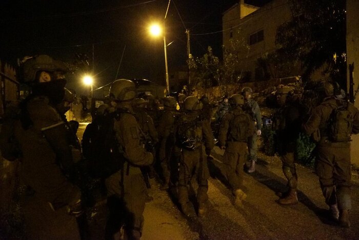 ۱۲ فلسطینی در حمله شهرک‌نشینان صهیونیست به شمال کرانه باختری زخمی شدند
