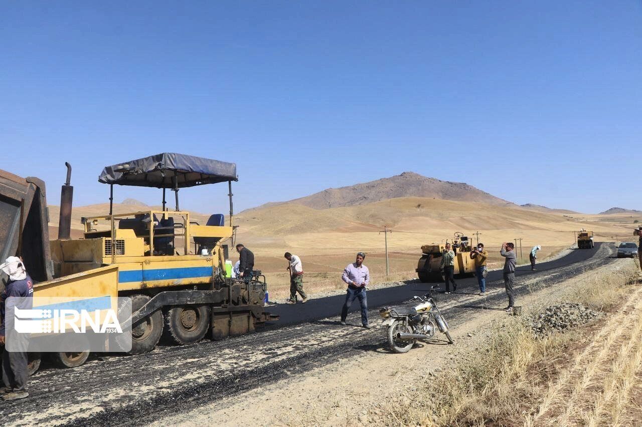 آسفالت طرح هادی ۸ روستای شهرستان شیروان آماده بهره‌برداری است