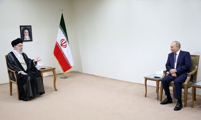 آمریکاییها از منطقه شرق فرات در سوریه باید بیرون رانده شوند