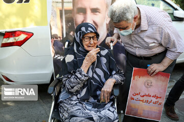 L’affaire Hamid Nouri: rassemblement de protestation devant l'ambassade de Suède a Téhéran