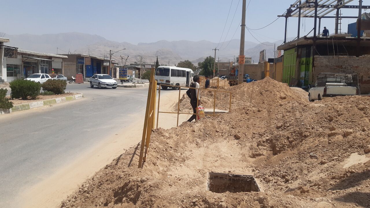 اجرای طرح فاضلاب داراب ، درگیر با امروز و فردا  اجرای طرح فاضلاب داراب ، درگیر با امروز و فردا