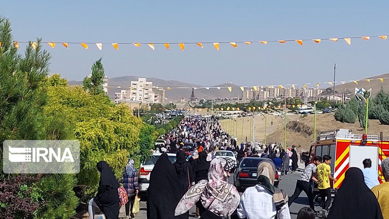 حضور پرشور و نشاط و فعال ملایری‌ها در همایش بزرگ پیاده‌روی خانوادگی