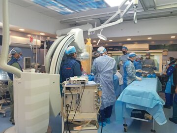 نخستین عمل دریچه قلب بدون جراحی باز در کشور انجام شد