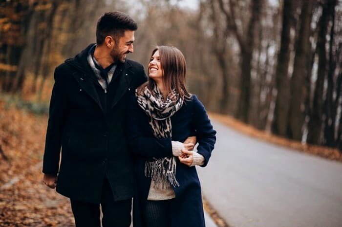 خیانت همسر باید از دیگران پنهان بماند یا آشکار شود؟