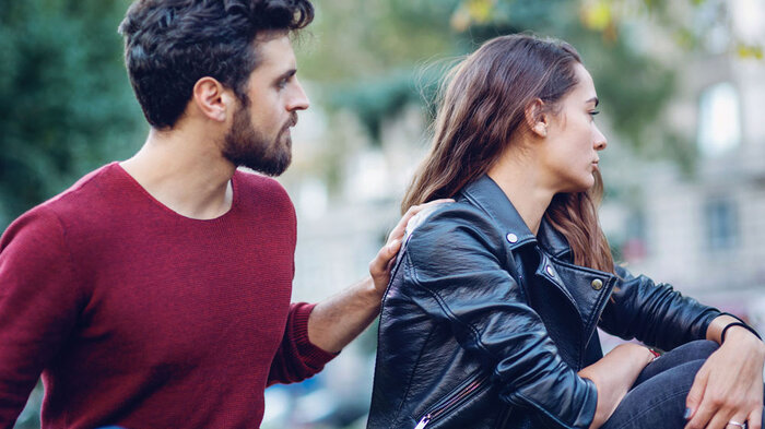 خیانت همسر باید از دیگران پنهان بماند یا آشکار شود؟