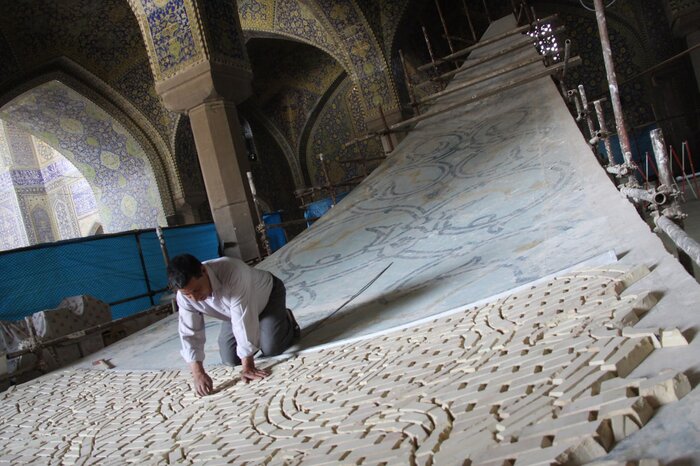 جای خالی شورای نخبگان در مرمت ۱۱ ساله گنبد مسجد جامع عباسی