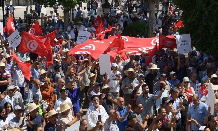 مخالفان همه‌پرسی قانون اساسی در تونس تظاهرات کردند