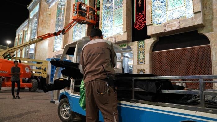 حرم مطهر امام حسین (ع) سیاه پوش شد + عکس و فیلم