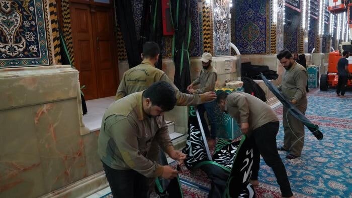 حرم مطهر امام حسین (ع) سیاه پوش شد + عکس و فیلم