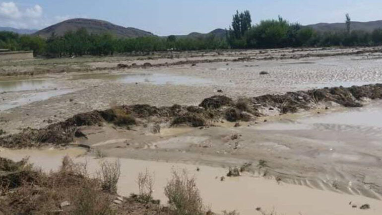 سیلاب ۳ مسیر در جنوب سیستان و بلوچستان را مسدود کرد