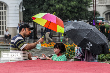 Lluvia de verano en Rasht
