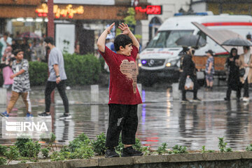 Lluvia de verano en Rasht
