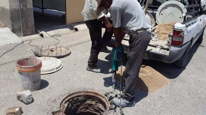 سرقت دریچههای منهول فاضلاب در گناوه معضل شده است