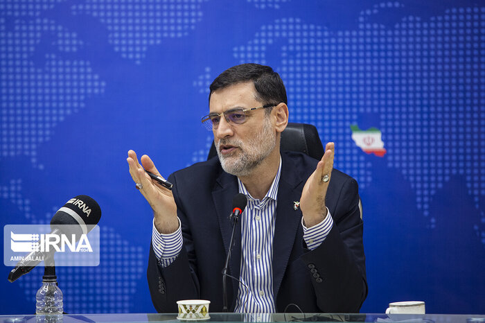 قاضیزاده هاشمی: برای ساخت فیلم یا سریال از زندگی شهدا آمادگی داریم