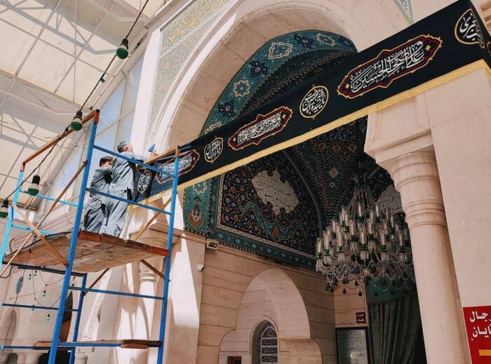 حرمین مطهر زینب(س) و رقیه(س) در آستانه ماه محرم سیاه پوش شدند+فیلم و عکس