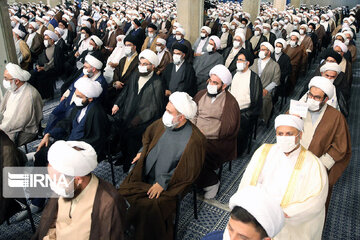 Supreme Leader receives Friday prayer leaders