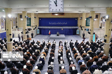 Supreme Leader receives Friday prayer leaders
