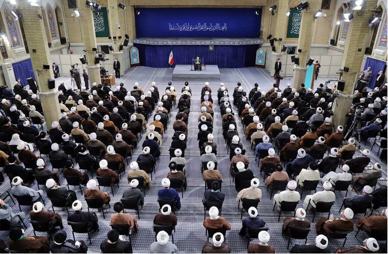 Supreme Leader receives Friday prayer leaders