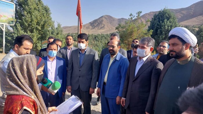 نماینده ویژه دولت و وزیرجهاد کشاورزی به مقام شامخ شهدای ملایر ادای احترام کرد