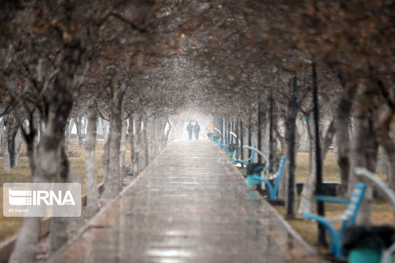 جمعه خنک در راه مازندران / دمای هوا تا هشت درجه کاهش می‌یابد