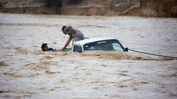 Comment les braves hommes iraniens ont-ils sauvé la vie de dizaines de personnes des inondations ?