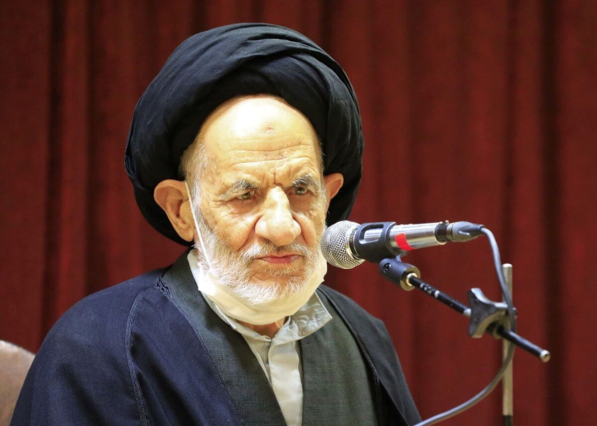 تمسک به قرآن راه نجات از فتنههای آخرالزمان است تمسک به قرآن راه نجات از فتنههای آخرالزمان است