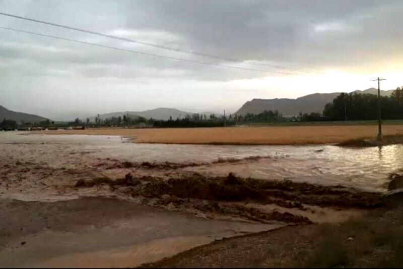از اعزام بالگرد به مناطق سیل زده فیروز کوه تا انسداد خط راه آهن تهران شمال و توقف قطار گردشگری خبرنگاران از اعزام بالگرد به مناطق سیل زده فیروز کوه تا انسداد خط راه آهن تهران شمال و توقف قطار گردشگری خبرنگاران