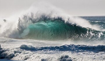 ارتفاع موج در خلیج‌فارس تا ۲۰۰ سانتی‌متر می‌رسد
