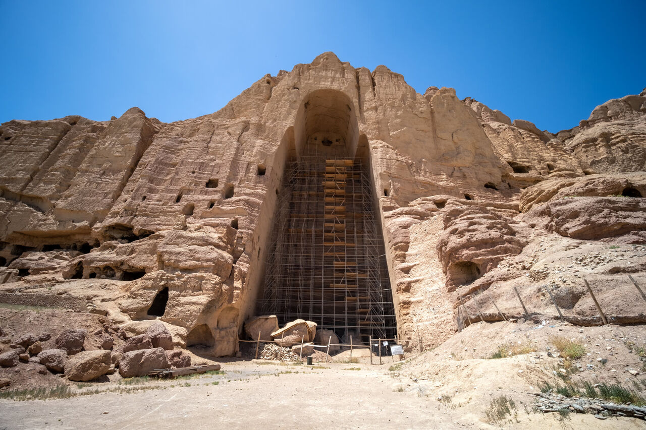 آثار باستانی بقایای بودای بامیان، در آشوب‌های افغانستان به سرقت رفته است 