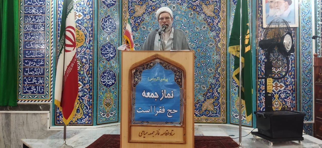 امام جمعه موقت میامی: بصیرت افزایی محور عزاداری امام حسین (ع) قرار گیرد 
