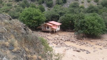 خسارت های سیلاب در مازندران ؛۴ فوتی و ۲ مفقودی/تخریب کامل ۲ روستا در چالوس 