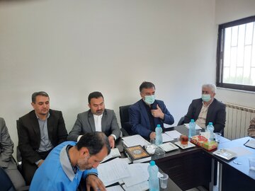 استاندار مازندران : مسوولان تا بازگشت زندگی مردم به روال عادی نباید منطقه سیل‌زده را ترک کنند