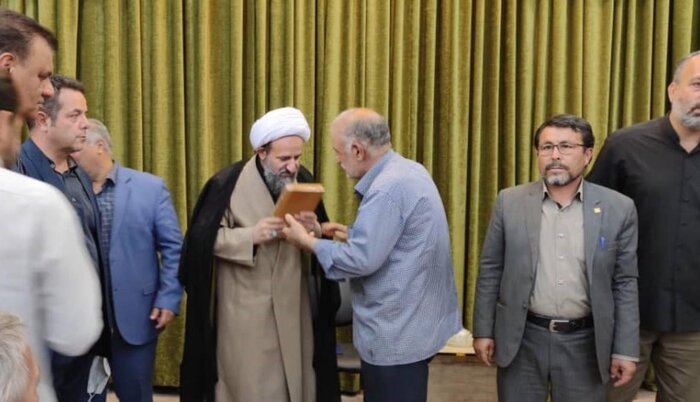 امام جمعه قرچک: نماز جمعه ضامن سلامت و بقاء جمهوری اسلامی است