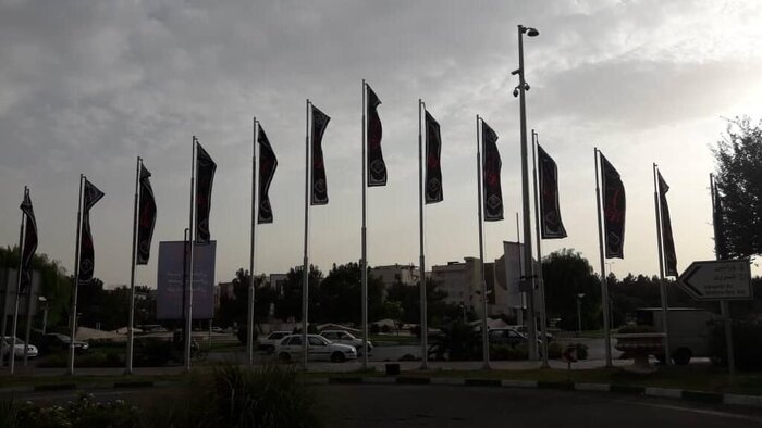 محلات جنوب تهران به مناسبت محرم سیاه پوش شد