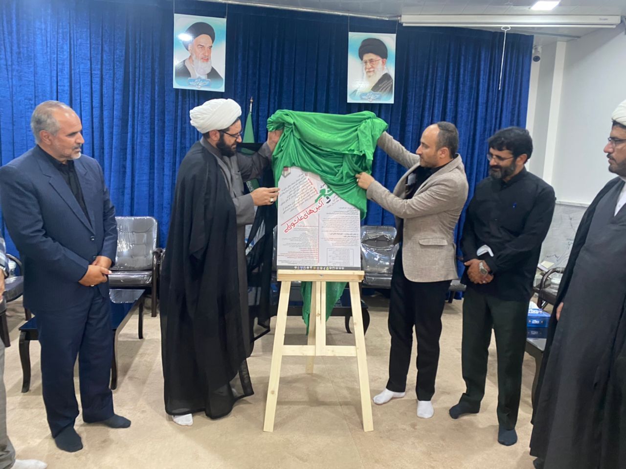 فراخوان پانزدهمین کنگره سراسری شعر و آیینهای عاشورایی در قروه رونمایی شد فراخوان پانزدهمین کنگره سراسری شعر و آیینهای عاشورایی در قروه رونمایی شد