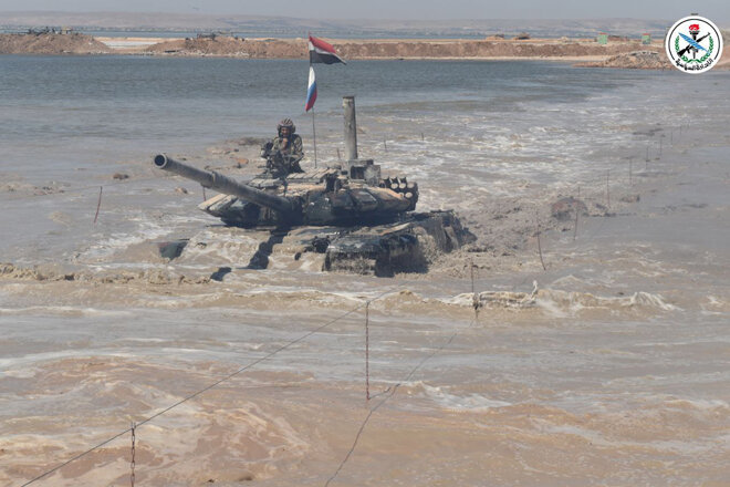 مانور آبی - خاکی ارتش سوریه با همکاری روسیه + عکس و فیلم
