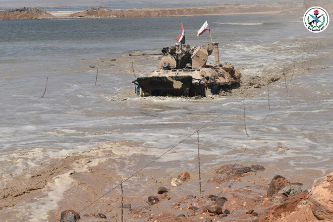 مانور آبی - خاکی ارتش سوریه با همکاری روسیه + عکس و فیلم
