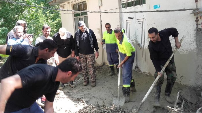 دستگاههای اجرایی شهرستان قرچک به یاری سیلزدههای فیروزکوه شتافتند