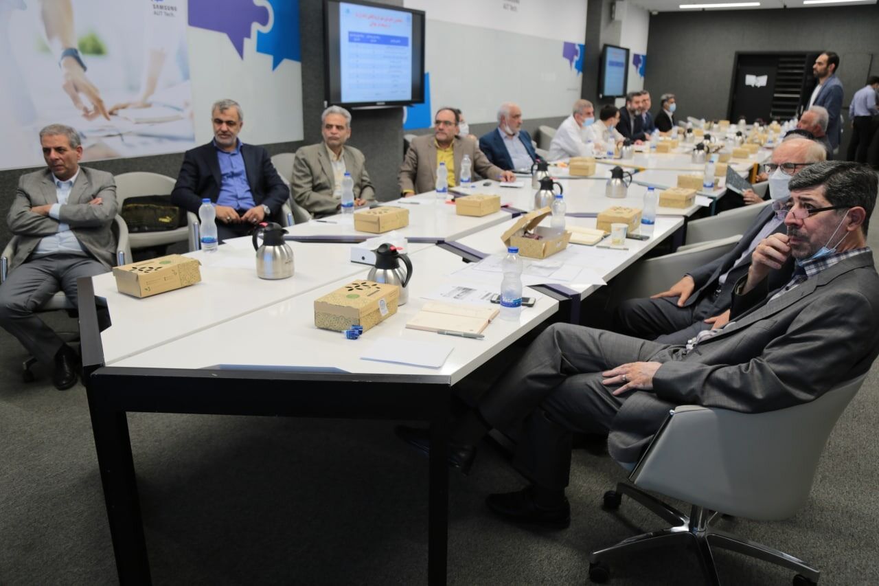 ارایه نقشه راه دست یابی به جایگاه اول حمل بار هوایی منطقه در دانشگاه امیرکبیر